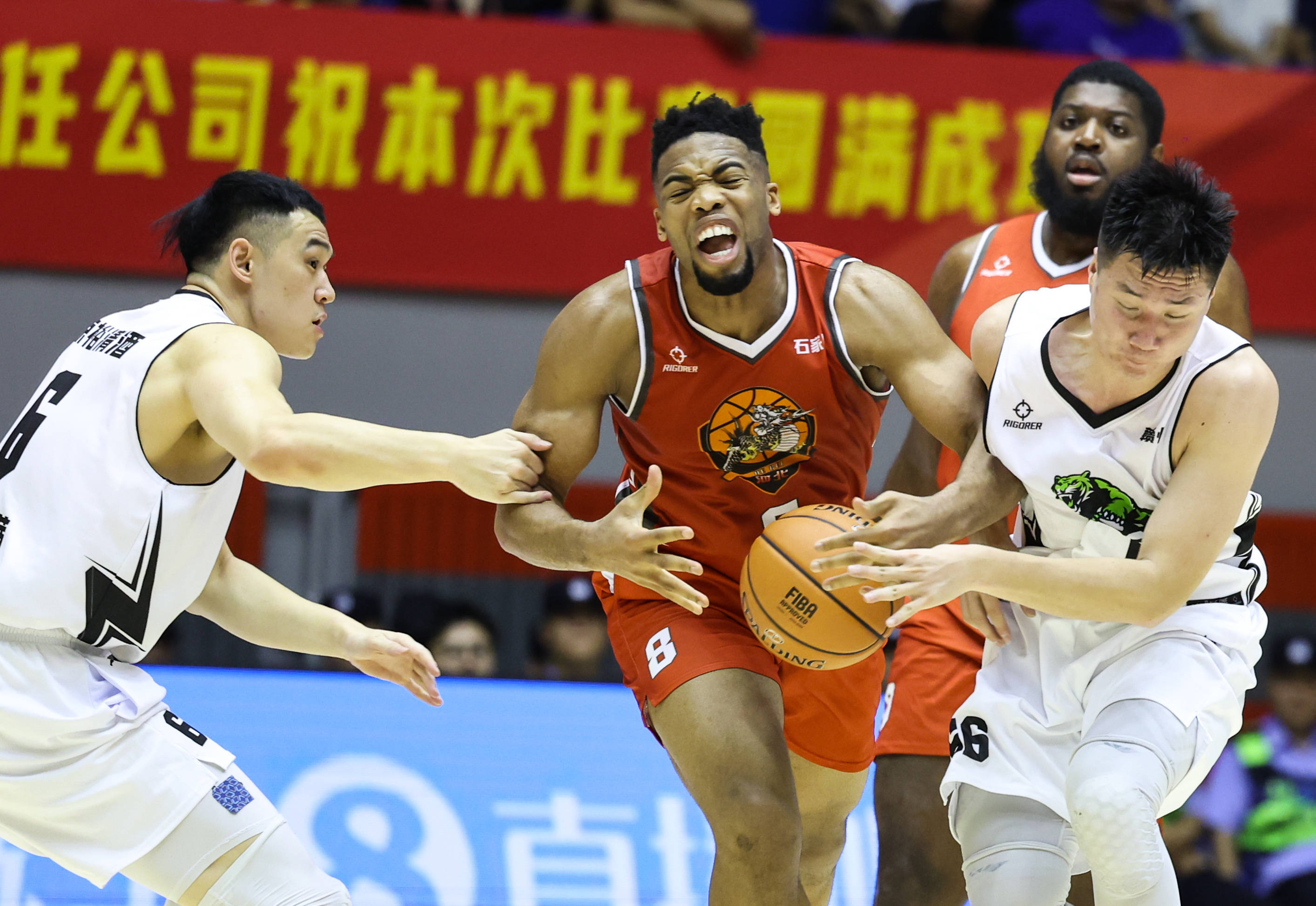 河北男篮再次逆袭,喜迎新一轮比赛